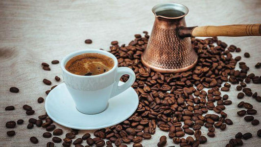   قهوة تركية مع هيل وسط